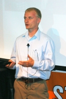 Steven Rosenbeck presents at the 2008 Student Entrepreneur of the Year competition.