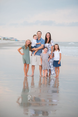 Bruce Hymas, his wife Brittany, and their four children. Photo courtesy of Bruce Hymas.